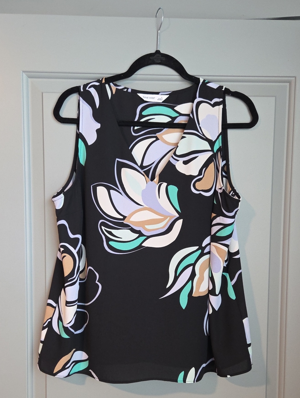 Nine West Black Floral Print V-Neck Sleeveless Camisole